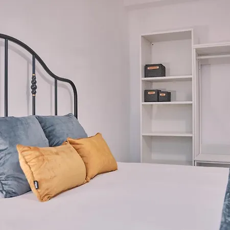 Dada Coliving & By Serendipia Turismo * Santiago de Compostela